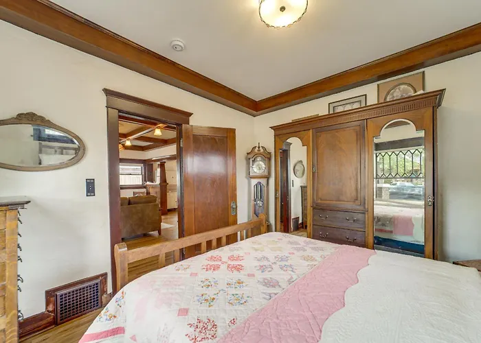3 Blocks To Plaza! Historic Gem W/ Grill Holiday home Prescott