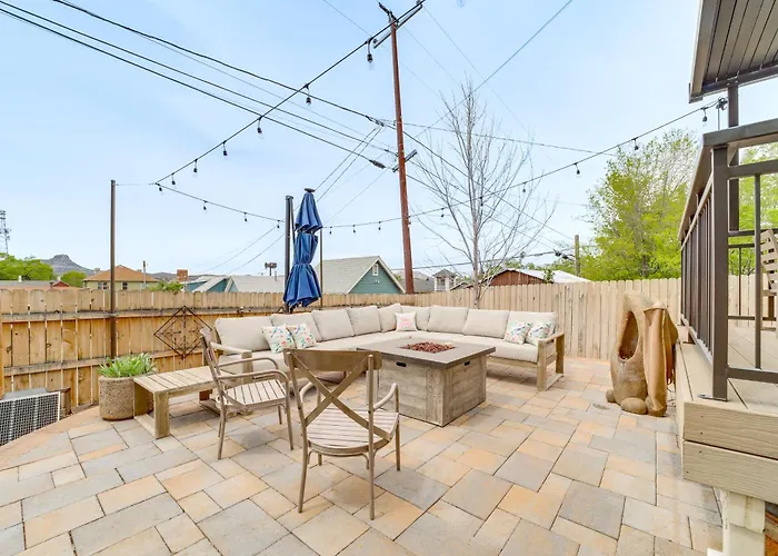 3 Blocks To Plaza! Historic Gem W/ Grill