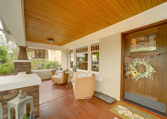 Holiday home 3 Blocks To Plaza! Historic Gem W/ Grill Prescott