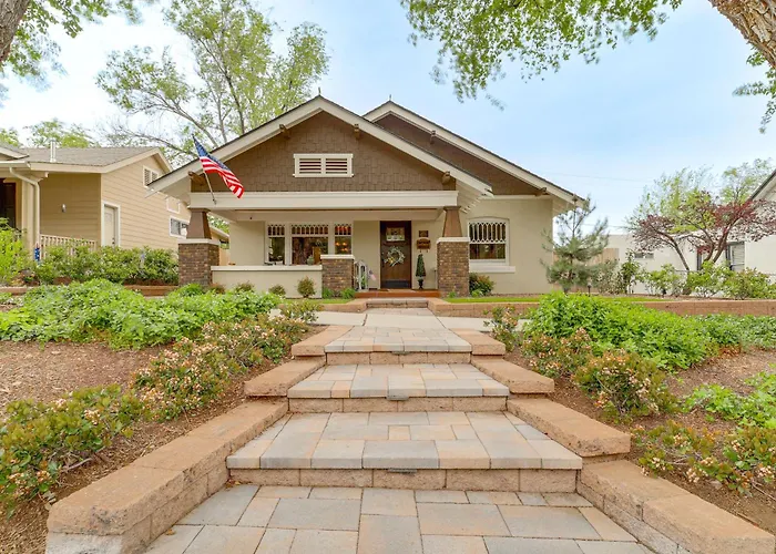 3 Blocks To Plaza! Historic Gem W/ Grill Holiday home Prescott